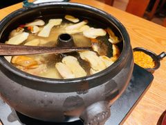 松茸气锅鸡-云海肴云南菜(正大广场店)