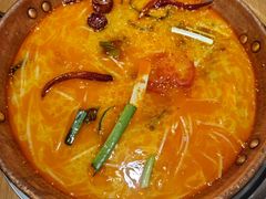 -洱火云南酸菜牛肉火锅(石景山当代商城店)