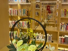 -漕河泾街道图书馆(漕河泾社区文化活动中心店)