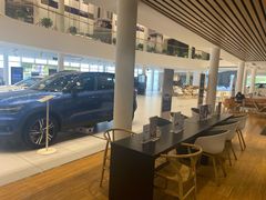 -杭州中沃沃尔沃4S店(滨江区店)