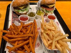 -The Habit Burger Grill 哈比特汉堡(复兴soho店)