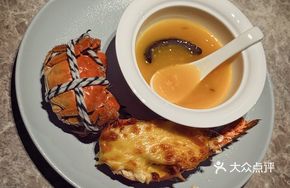 Cheese Baked Lobster + Golden Broth Sea Cucumber + Crabs