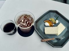 -彳亍咖啡·这里(水湾路店)