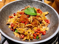 手撕扁担鸡-吃饭皇帝大土家民族菜(正大广场店)