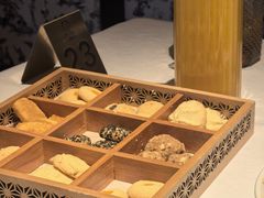 -八府香鸭·啫啫煲(华山路店)