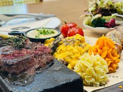 -Mark&Mars Restaurant