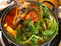 -喇喇排骨火锅·传统韩式脊骨汤(望京西园总店)