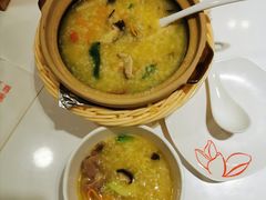 砂锅鲜菌排骨粥-嘉和一品粥(政府街店)
