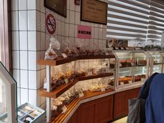 面包甜点陈列柜-老大昌(淮海中路店)