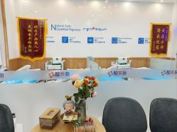 -靓芙泉专研痘痘肌