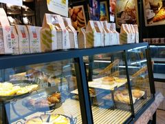 面包甜点陈列柜-华丰贺氏(营迹店)