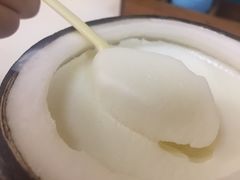 -志龙皇冠吃货椰子铺