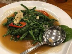 -Chom Cafe and Restaurant