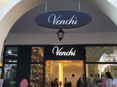 门面-VENCHI 闻绮(上海佛罗伦萨小镇店)