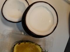 -志龙皇冠吃货椰子铺