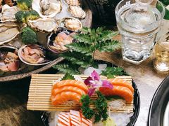 螃蟹-日进一片海.生腌海鲜火锅.宵夜烧烤(三里屯总店)