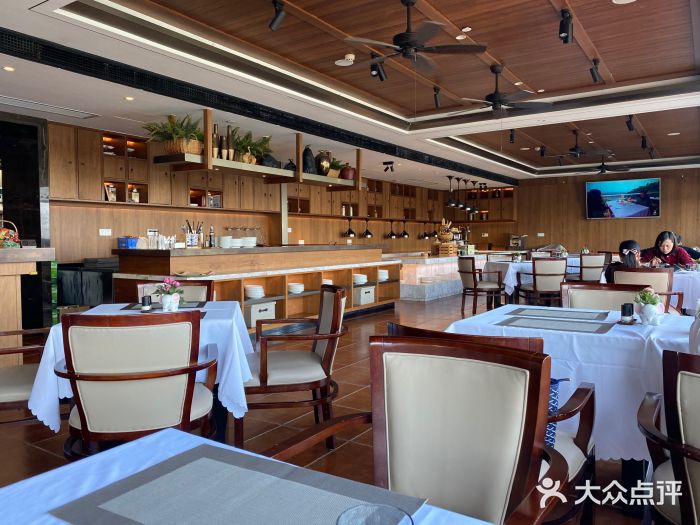 璟象酒店-爱丽坊景观餐厅大堂图片
