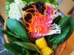 -三人行·骨头王火锅(浙江路店)