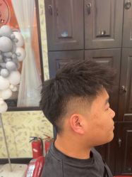 -东方先生国潮男士理发馆