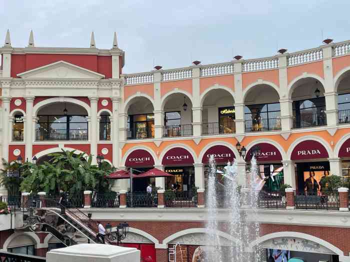 coach佛罗伦萨小镇店