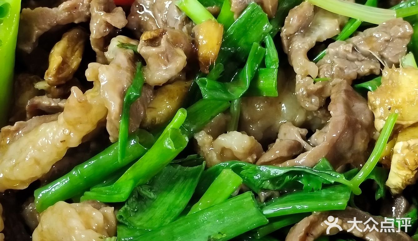 抵食夹大件的煲仔菜～秋哥美食