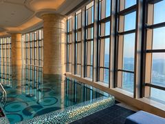 -珠海瑞吉酒店游泳池