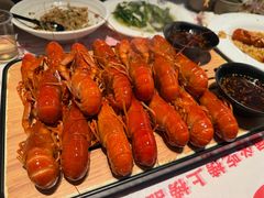 -肥肥虾庄·金牌油焖大虾(汉街SKP店)