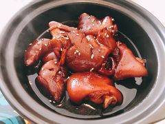 老巴子招牌猪蹄饭-蘑菇圈·云南野生菌菇炒饭·巷口食堂(悦荟店)