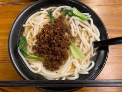 -丽虹云南过桥米线(兴工街店)