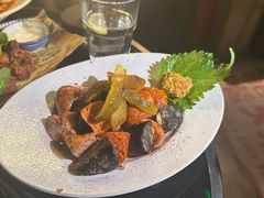 杨梅市场特色香肠拼盘-杨梅市场·打工人小酒馆(新天地店)