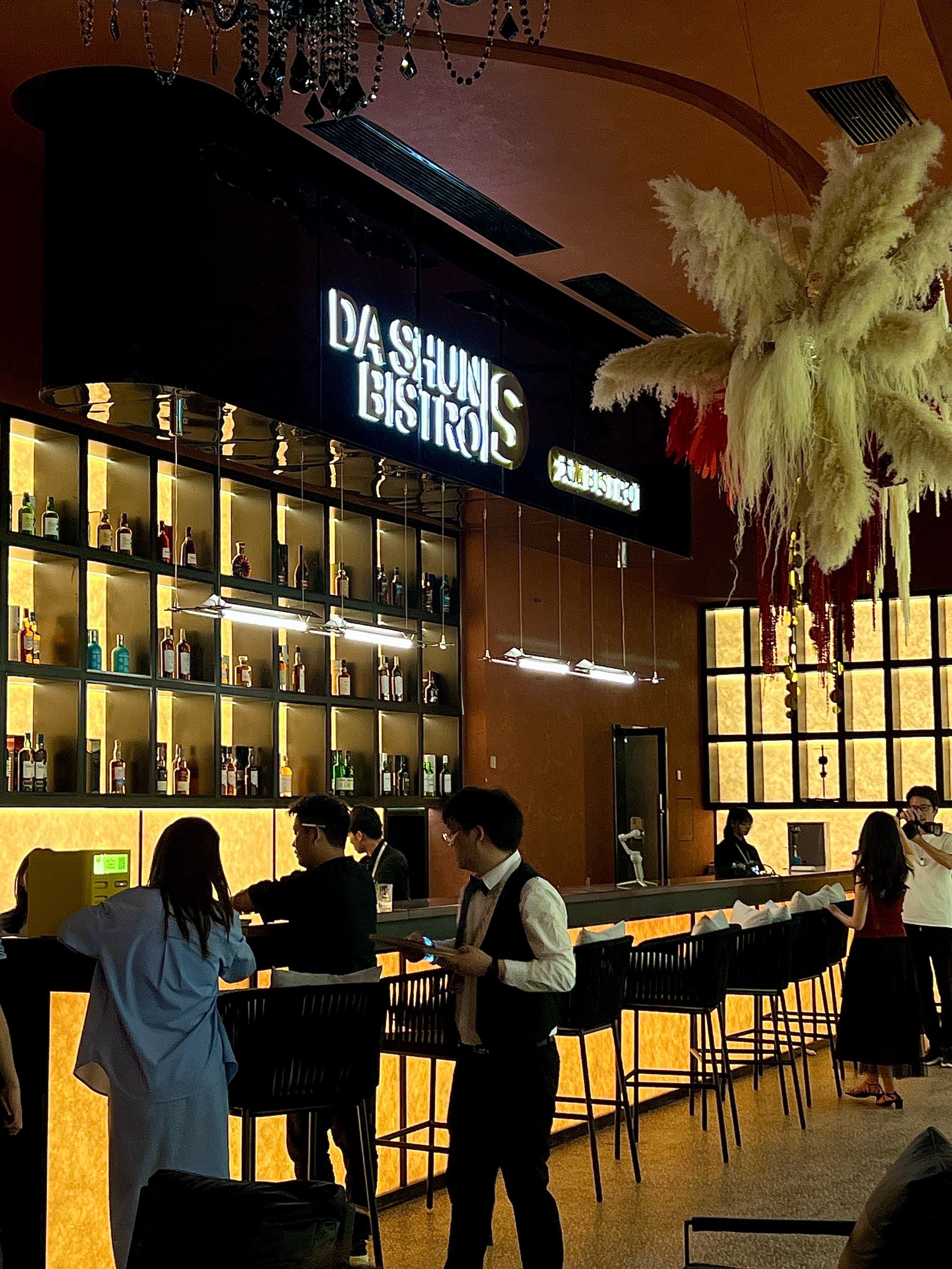 我愿称之为成都清吧天花板!