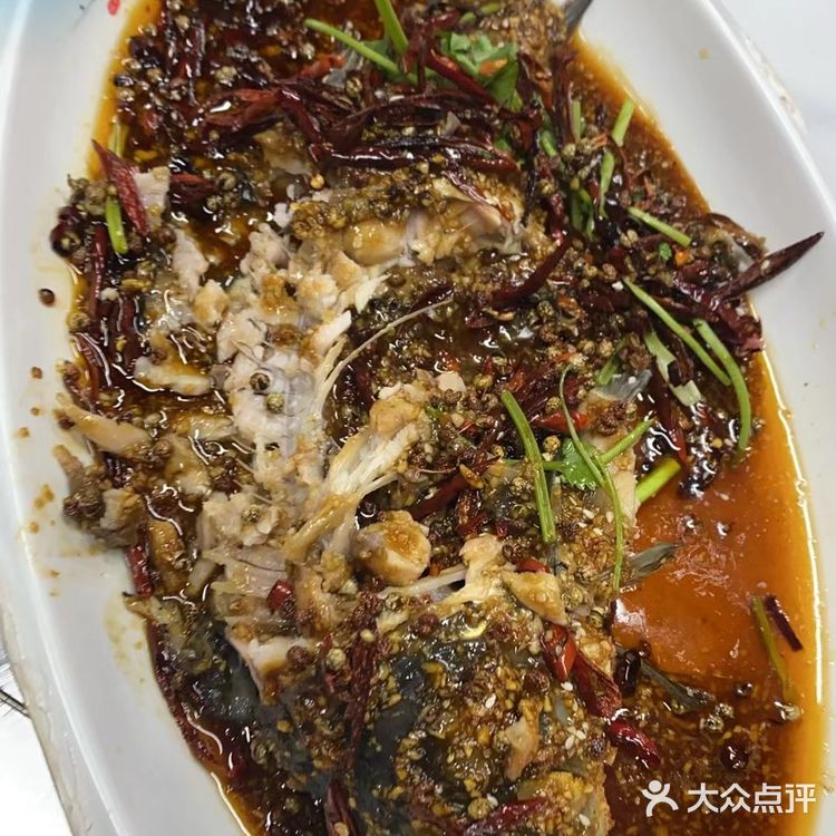 晚上搓一顿烧烤，老拾烧烤是我们经过千挑万选给选出来的