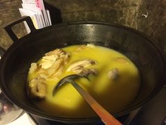 -鲜入围煮花胶鸡海鲜火锅