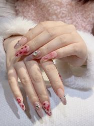 -桃色美甲沙龙