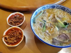 -邱芳粉店(迎宾大道旗舰店)