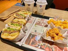 -The Habit Burger Grill 哈比特汉堡(复兴soho店)
