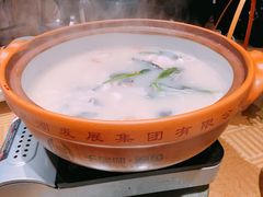 千岛湖淳牌鱼头红汤-鱼食饭稻·苏浙土菜17年老馆子(平江路店)