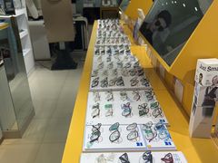 -诺柯视眼镜-蔡司依视路官方工厂店(淞南一店)