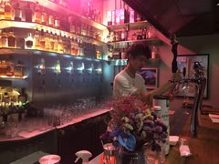 -TASTE ROOM Bar