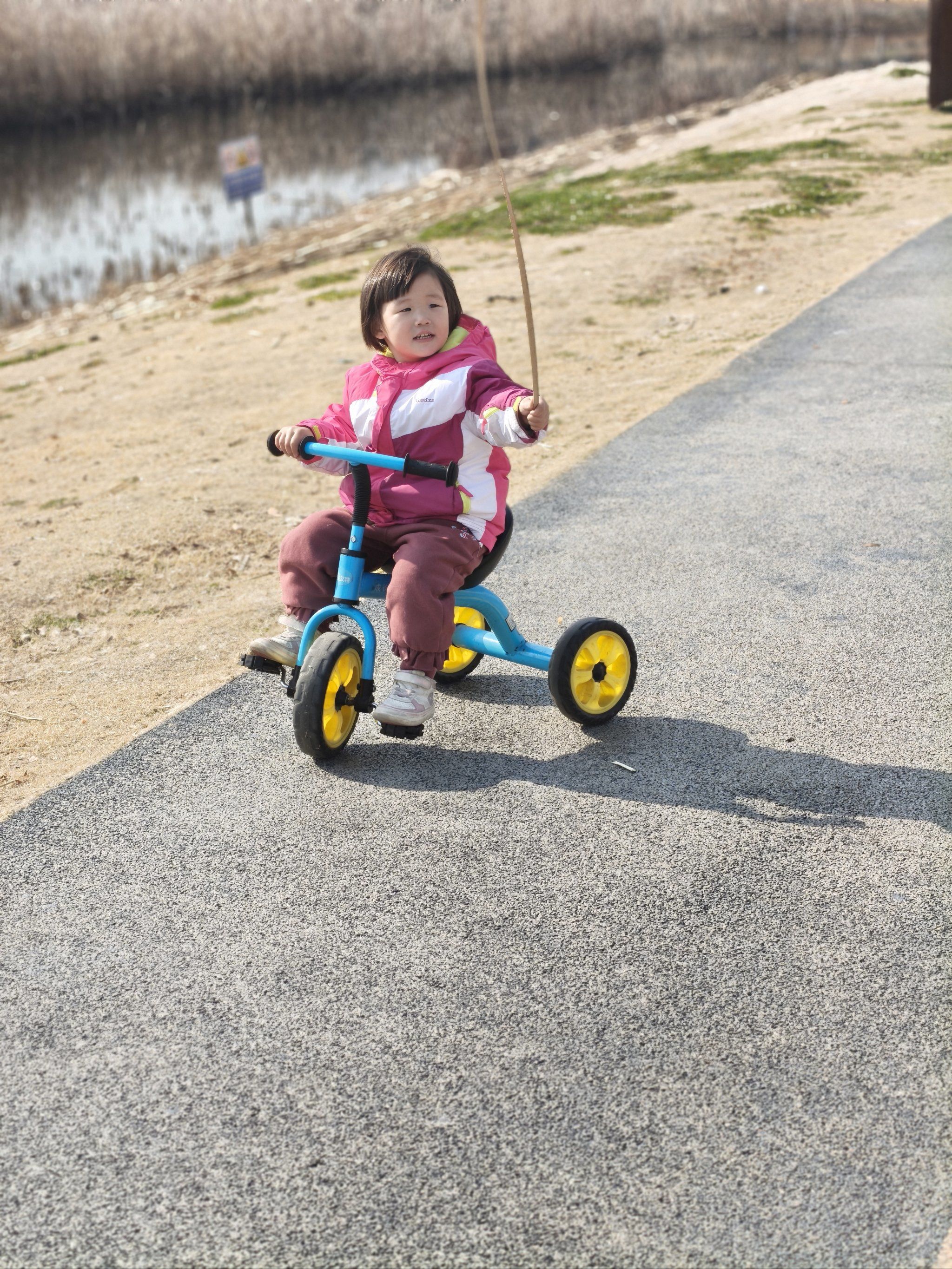 教宝贝骑三轮车🚗