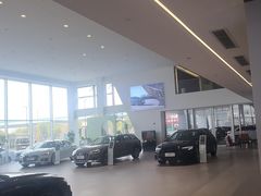 -上海冠松华奥奥迪4S店(张江店)