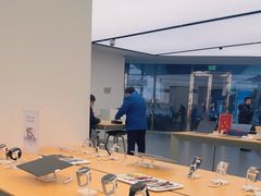 -华为授权体验店(中山公园来福士)