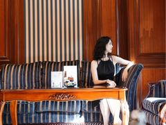 -深圳富苑皇冠假日套房酒店