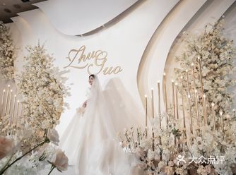 香槟色鲜花白色梦幻婚礼/西安婚礼策划
