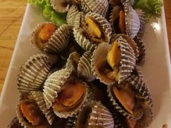 -J Daeng Seafood