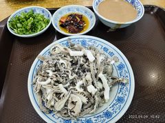 老北京爆肚-门框胡同百年卤煮(新街口店)