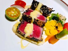 双色芝麻金枪鱼搭焦糖香蕉-浮游·云巅派对西餐厅(鼓岭旅游度假区店)