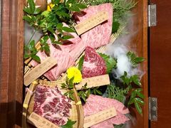 -山川小町·极番烧肉(新地假日广场店)