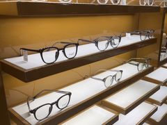 -罗伯特眼镜·蔡司官方授权(罗湖国贸店)