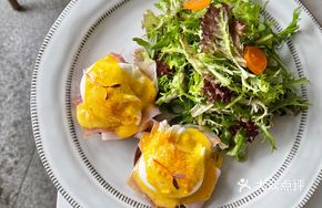 Brunt's Benedict Egg